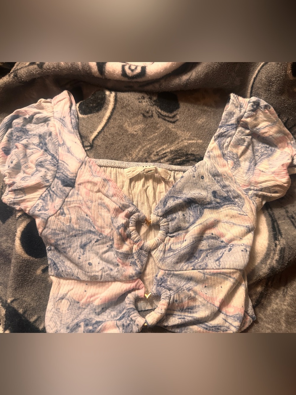 Tie-Dye Ribbed Puff-Sleeve Crop Top in Pink & Blue